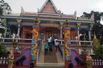 Ngôi chùa được ốp chén, dĩa độc đáo có một không hai ở Sóc Trăng