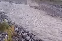 Video: Dòng sông toàn đá chảy ầm ầm như nước ở New Zealand