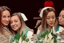 Phi Nhung bật khóc khi đọc được lời nhắn của con gái trong ngày sinh nhật