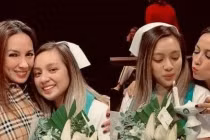 Phi Nhung bật khóc khi đọc được lời nhắn của con gái trong ngày sinh nhật