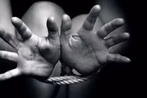 Đứa trẻ reo rắc cái chết trắng tự nhúng mình trong bùn đen từ tuổi lên 10