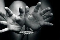 Đứa trẻ reo rắc cái chết trắng tự nhúng mình trong bùn đen từ tuổi lên 10