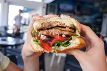 Khoai tây chiên, hamburger và những loại thức ăn làm giảm tuổi thọ