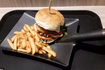 Muôn kiểu bày đồ ăn khiến khách mắt tròn mắt dẹt