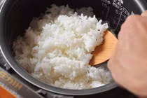 Bí quyết nấu cơm mềm thơm, trắng ngần không bị cứng, nhão, khê