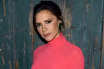 Victoria Beckham bị chỉ trích vì sử dụng người mẫu "ốm đói"