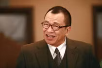 “Trùm vai phụ Hong Kong” 70 tuổi bị tố gạ tình, đòi chat sex là ai?