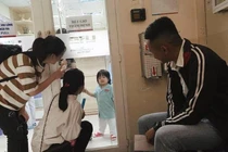 Tâm thư đẫm nước mắt của mẹ trẻ gửi con gái 2 tuổi mắc ung thư