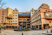 Video: Chàng trai sống lại ngay trước khi chôn cất