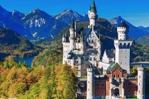 Video: Chiêm ngưỡng lâu đài huyền thoại cheo leo bên vách núi