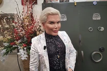 Búp bê Ken lại sửa mũi, thu nhỏ mặt, cán mốc kỷ lục 69 lần "dao kéo"