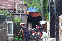 Kinh hãi phát hiện bạn chết trong tư thế treo cổ tại nhà riêng