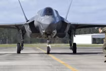 Video: Mỹ điều tiêm kích đến Vịnh Ba Tư, sẵn sàng khai hỏa