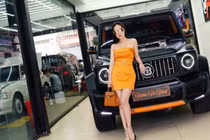 Mỹ nhân Việt đầu năm được chồng tặng hẳn siêu xe 13 tỷ