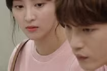 Người yêu tặng quà Valentine là 2 cân giò, bánh kẹo thừa sau Tết