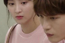 Người yêu tặng quà Valentine là 2 cân giò, bánh kẹo thừa sau Tết