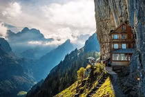 Video: 10 khách sạn ấn tượng nhất thế giới có thể bạn chưa biết