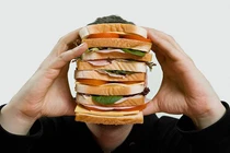 4 thói quen ăn uống có thể khiến bạn tự hủy hoại lá gan