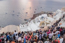 Video: 5 điểm tham quan bị tàn phá nặng nề do khách du lịch quá tải