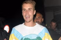 Justin Bieber xuất hiện với gương mặt phờ phạc đầy mụn