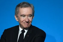 Ông trùm hàng hiệu Pháp vượt mặt Jeff Bezos trở thành người giàu nhất TG