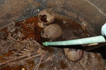 Hơn 4.000 người đòi uống nước trong quan tài chứa xác ướp