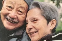 Người đàn ông Trung Quốc kết hôn với người yêu sau 50 năm xa cách
