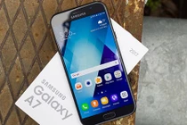 Loạt điện thoại giá tốt dịp cuối năm