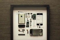Phiên bản iPhone đầu tiên được đóng khung nghệ thuật