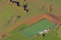 Cận cảnh sân cỏ nhân tạo tiền tỷ Victoria Beckham tặng cho con trai Romeo