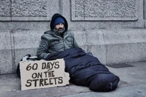 Thử làm ăn xin trong 2 tháng, người đàn ông kiếm được mớ tiền