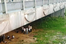 Phát hiện thi thể nam thanh niên nhảy cầu nổi trên trên sông Hương
