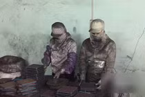 Video: Rùng mình quy trình chế củi tre thành thuốc trị ung thư