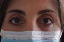 Nỗi giằng xé của một nữ bác sĩ tuyến đầu chống dịch