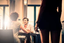 Lý do hồn nhiên chồng đưa ra khi bị vợ “bắt tận tay” ngoại tình