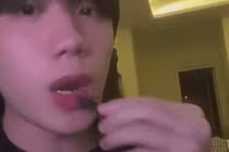 Hot Tiktoker Hải Ninh làm clip ăn gián sống khiến dân mạng rùng mình