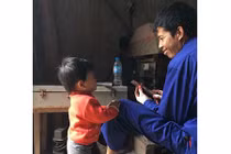 Cảm động tình cha con vạn phụ nữ ngưỡng mộ