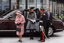 Lý do Meghan chỉ mất 1 tháng để được tháp tùng Nữ hoàng Anh