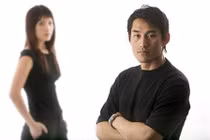 Đau đớn và tủi hổ vì bị chồng mạt sát trước mặt mẹ đẻ