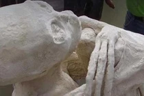 Bí ẩn xác ướp có 3 ngón tay nghi người ngoài hành tinh