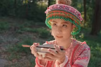 Video: Minh Hằng, Diệu Nhi và giới trẻ phát sốt với "Để Mị nói cho mà nghe"