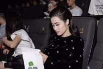 Đông Nhi ngượng ngùng khi bị hối chuyện đám cưới với Ông Cao Thắng