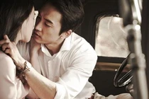 Vợ bầu quyết định ly hôn liền bị cả nhà chồng bắt quỳ xin lỗi