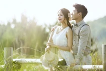 Chồng cùng 2 con âm thầm tìm cách trả lại sự trong sạch cho vợ