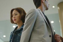 Tiếp đãi thông gia giàu có, tôi muối mặt vì hành động của bà