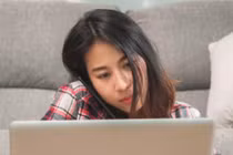 Đi xin việc, vừa nhìn thấy người phỏng vấn, tôi đã bỏ chạy