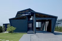 Vẻ đẹp khó cưỡng của biệt thự đa giác đen huyền bí