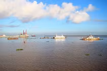 Ngắm dòng sông nổi tiếng bậc nhất trong lịch sử Việt Nam