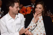 Siêu mẫu Miranda Kerr chia sẻ bí quyết “giữ chân” chồng tỷ phú