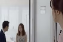 Chồng tòm tem "của lạ", vợ im lặng tung đòn hiểm không ngờ